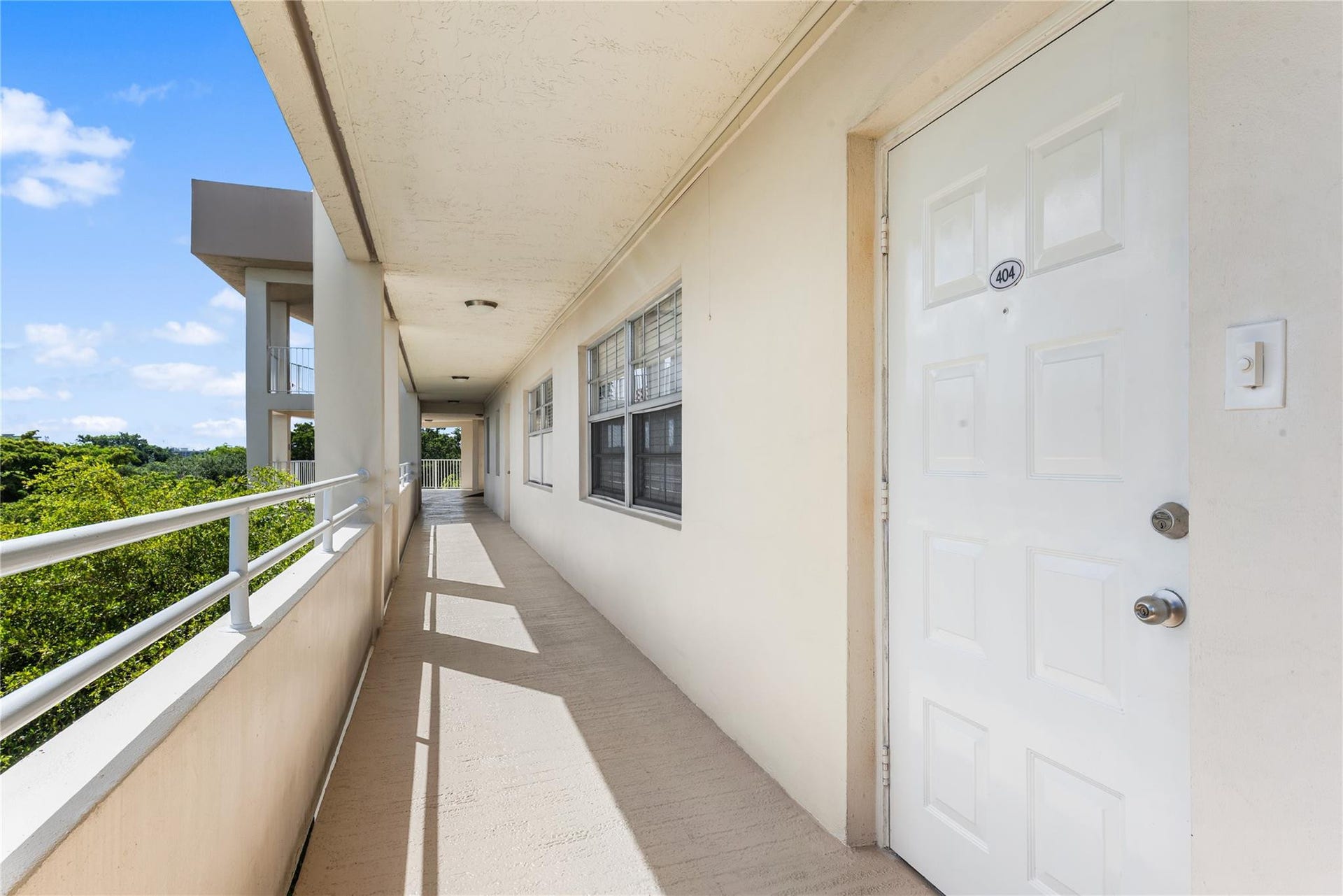535 Oaks Drive, #404, Pompano Beach, FL 33069 Photo 23