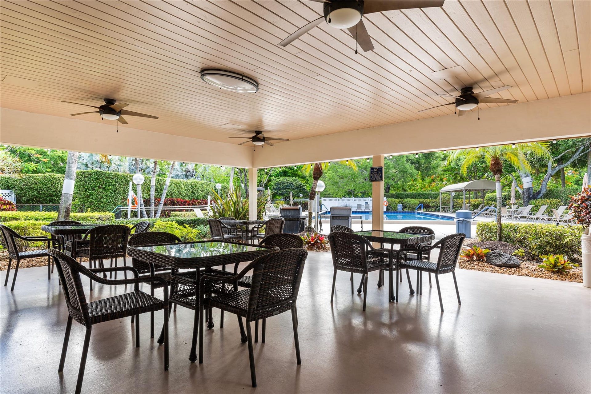 535 Oaks Drive, #404, Pompano Beach, FL 33069 Photo 31