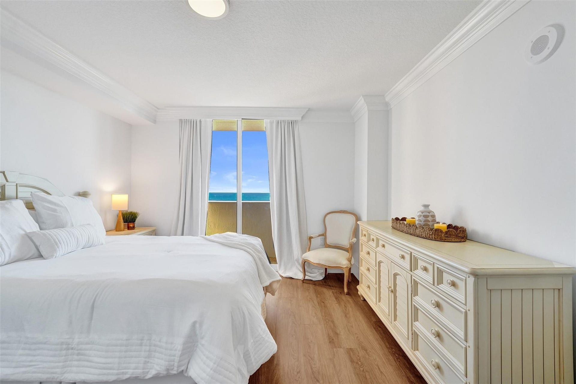 2011 N Ocean Boulevard, #1406N, Fort Lauderdale, FL 33305 Guest BR w/ Ocean Views