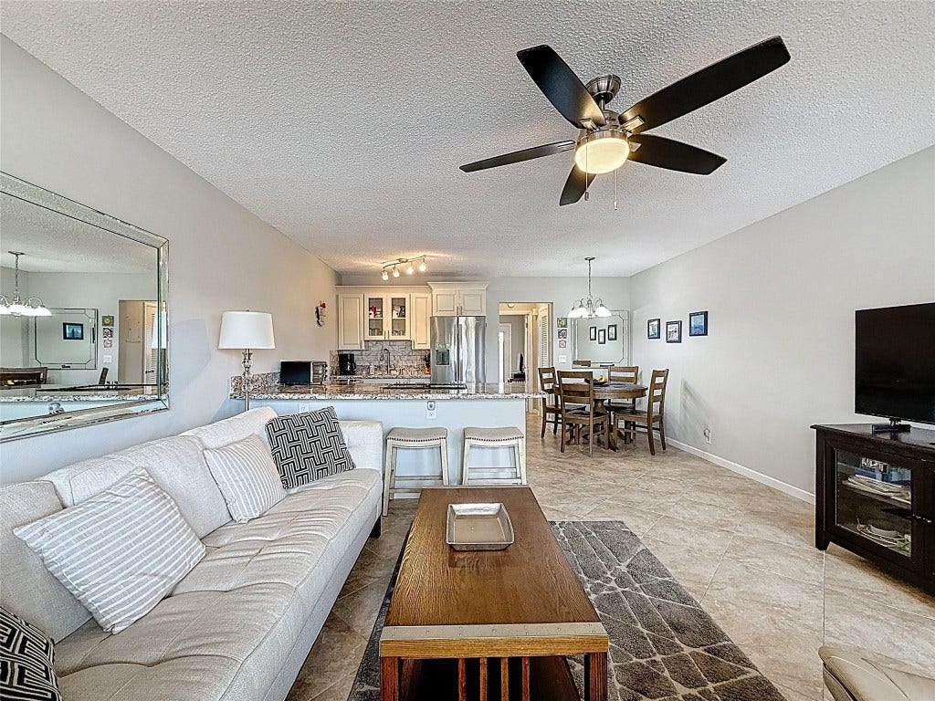 800 SW 11th Avenue, #12, Hallandale Beach, FL 33009 800 SW 11th Avenue, #12, Hallandale Beach, FL 33009