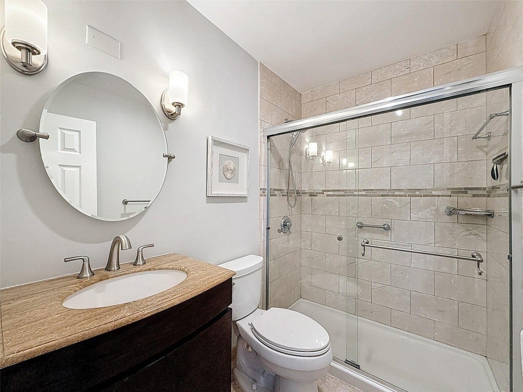 800 SW 11th Avenue, #12, Hallandale Beach, FL 33009 800 SW 11th Avenue, #12, Hallandale Beach, FL 33009
