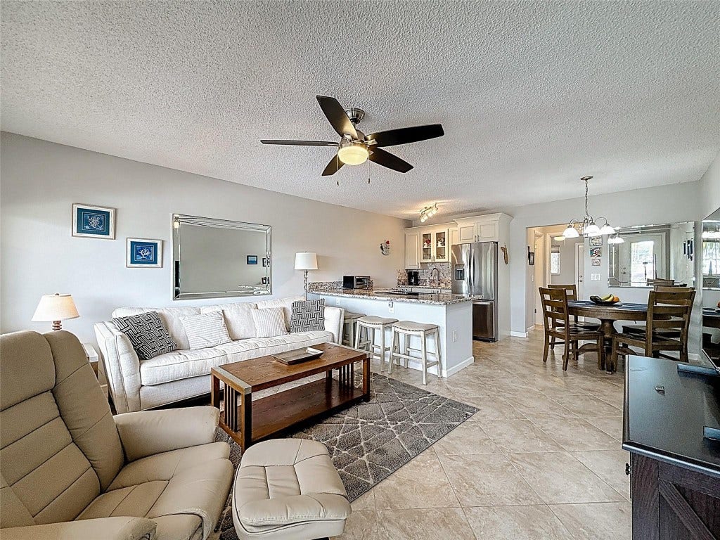 800 SW 11th Avenue, #12, Hallandale Beach, FL 33009 800 SW 11th Avenue, #12, Hallandale Beach, FL 33009