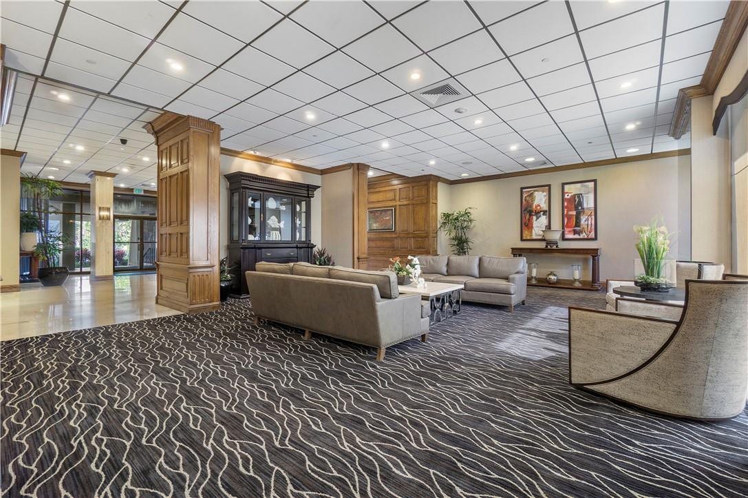 1900 S Ocean Boulevard, #14l, Lauderdale By The Sea, FL 33062 Reception waiting area