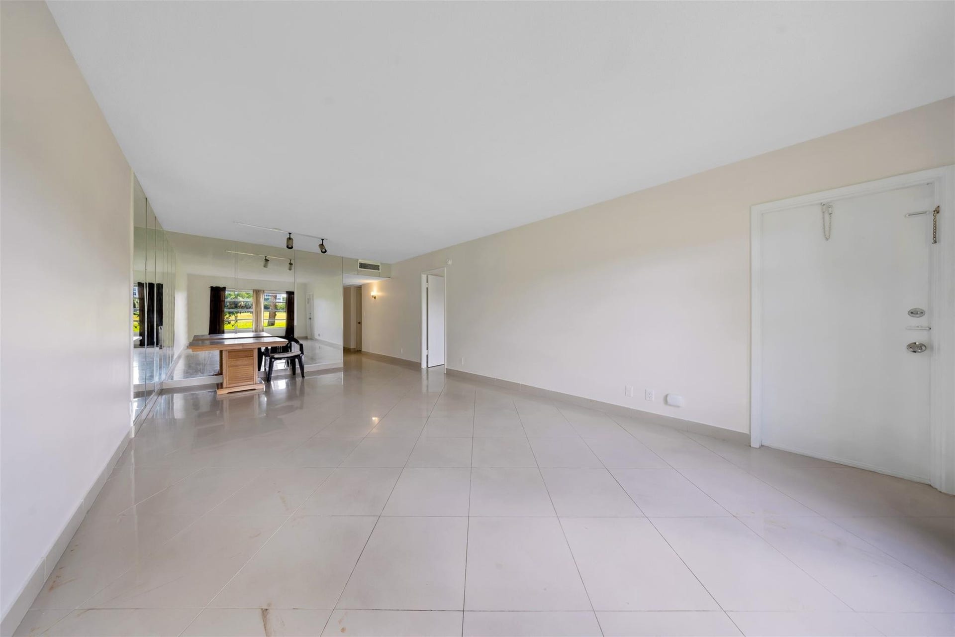 2850 N Palm Aire Drive, #104, Pompano Beach, FL 33069 Photo 8