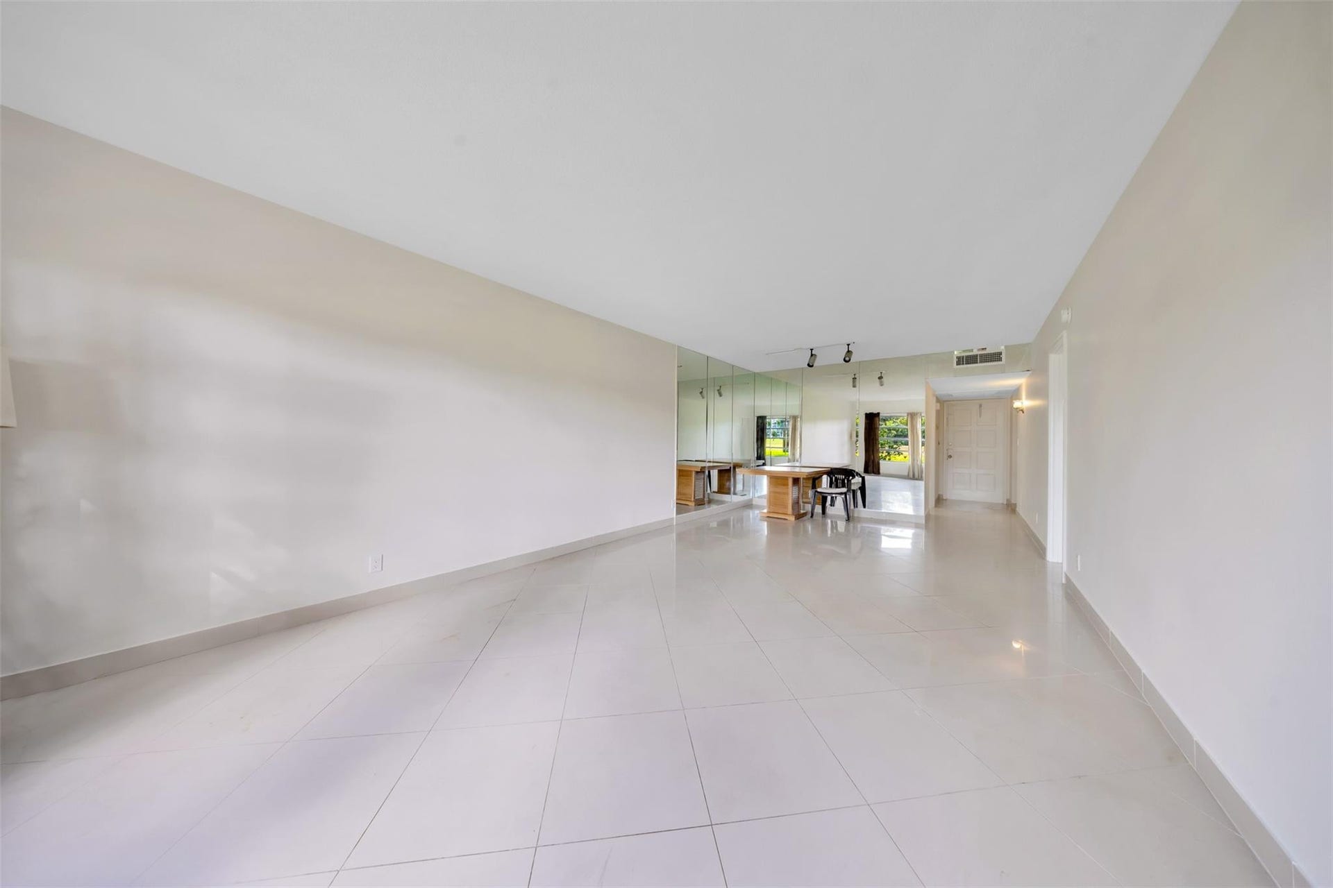 2850 N Palm Aire Drive, #104, Pompano Beach, FL 33069 Photo 9