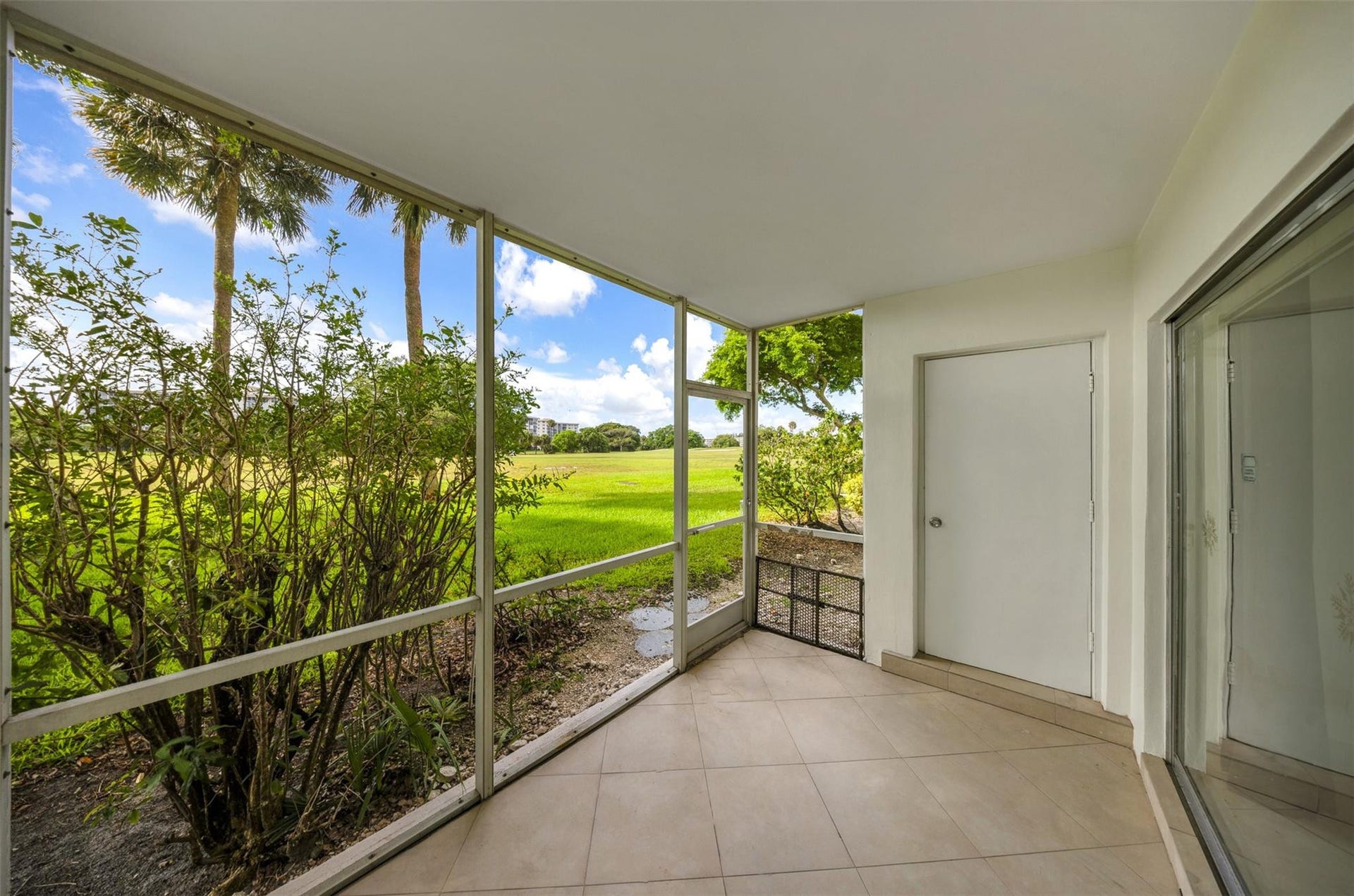2850 N Palm Aire Drive, #104, Pompano Beach, FL 33069 Photo 20