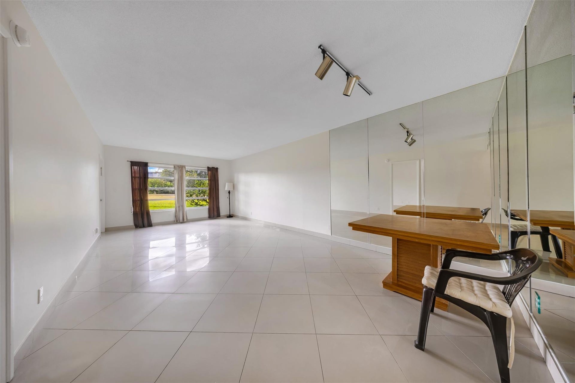 2850 N Palm Aire Drive, #104, Pompano Beach, FL 33069 Photo 6
