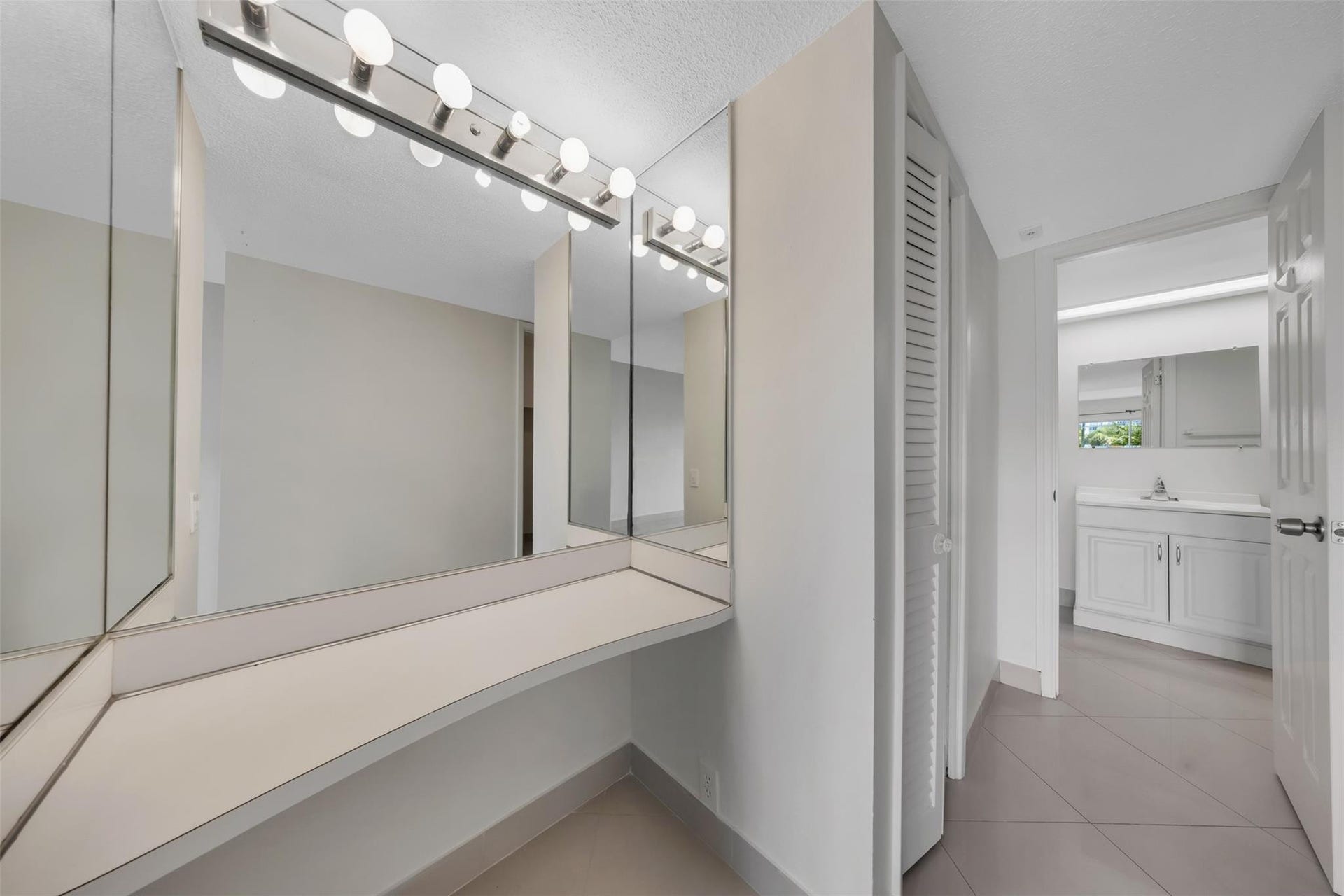2850 N Palm Aire Drive, #104, Pompano Beach, FL 33069 Photo 16