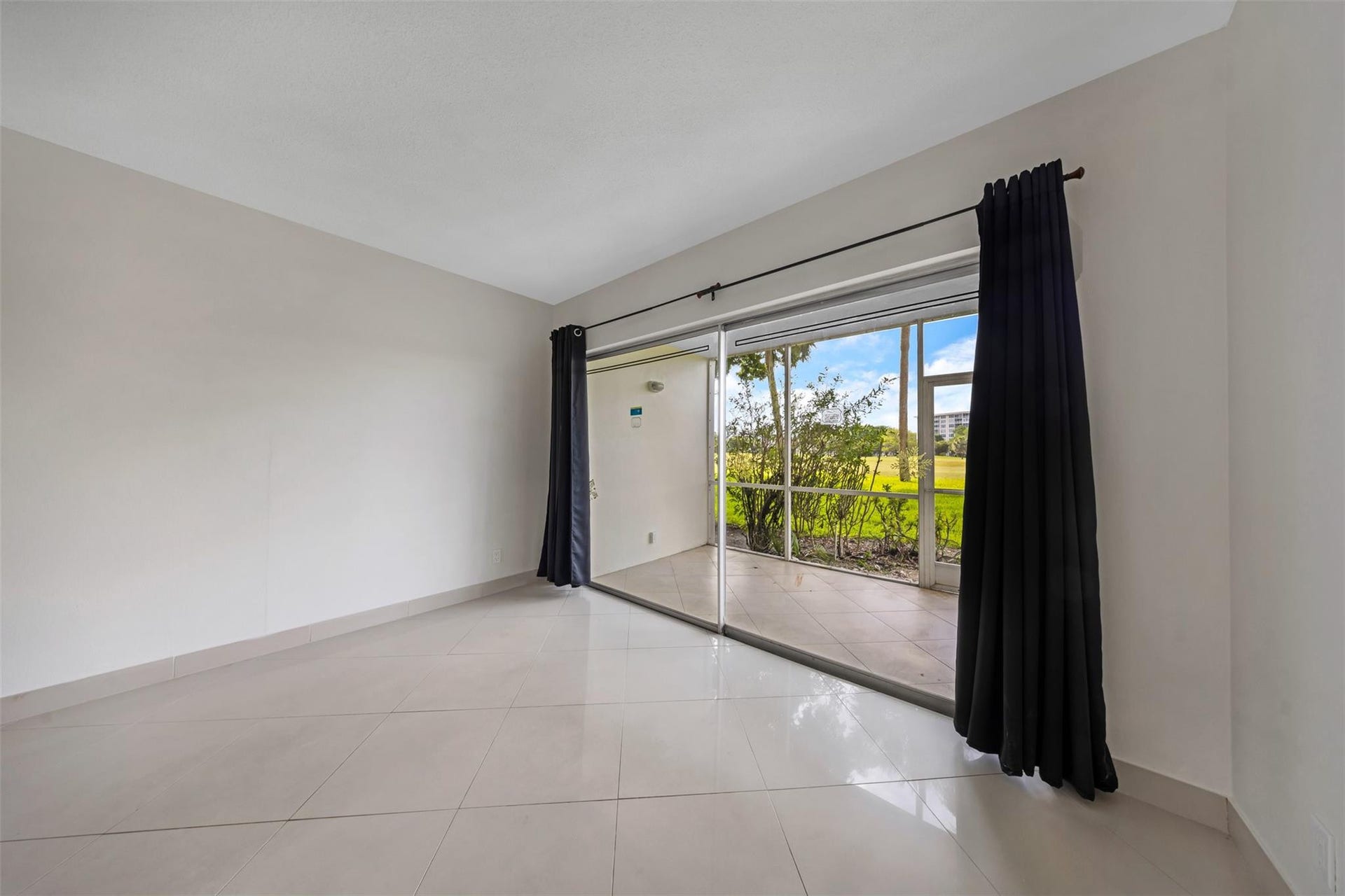 2850 N Palm Aire Drive, #104, Pompano Beach, FL 33069 Photo 15