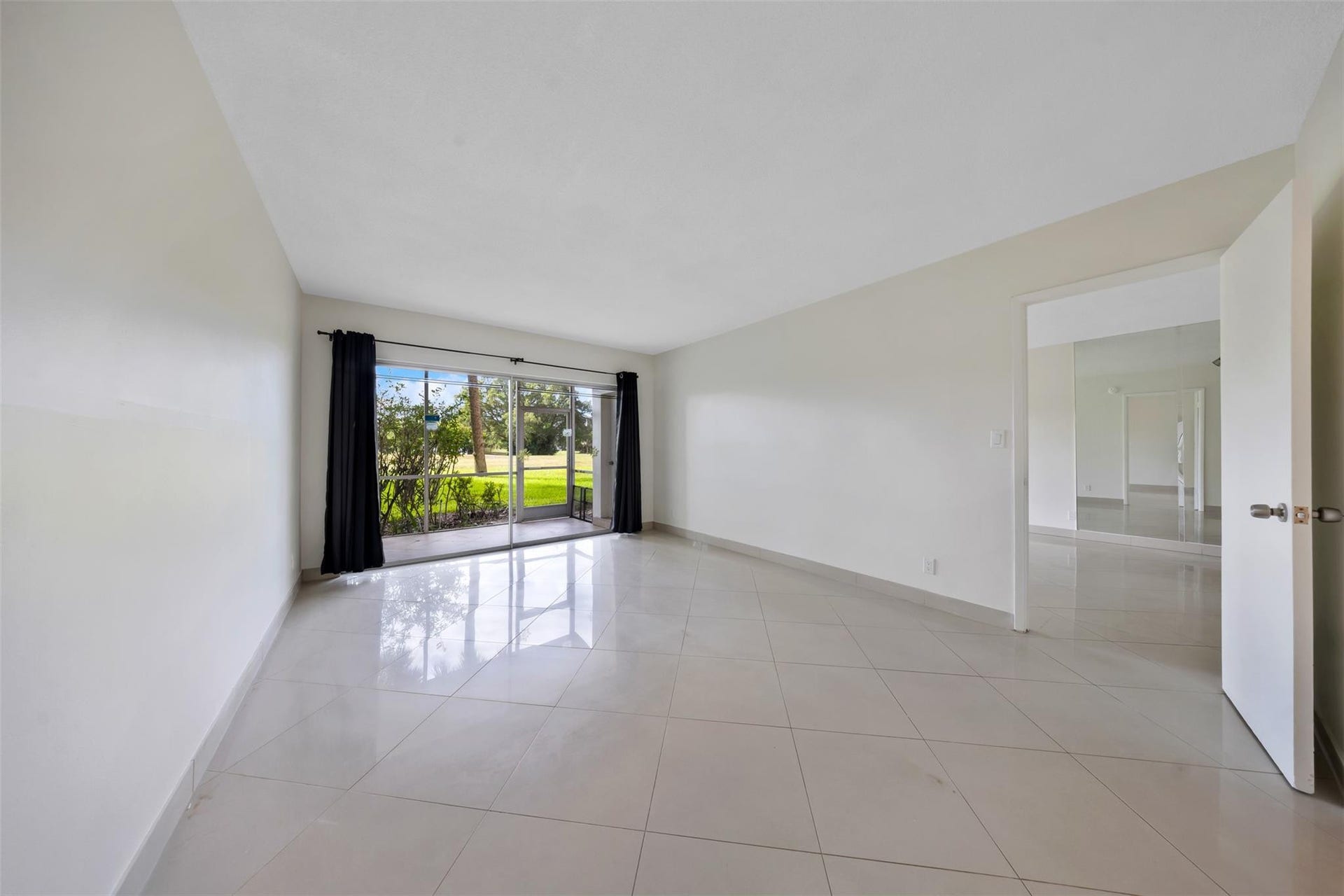 2850 N Palm Aire Drive, #104, Pompano Beach, FL 33069 Photo 12