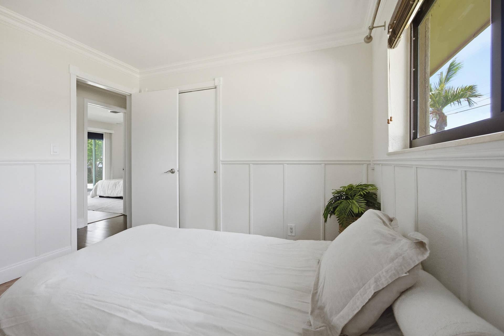 22_spare-bedroom-2 (2)