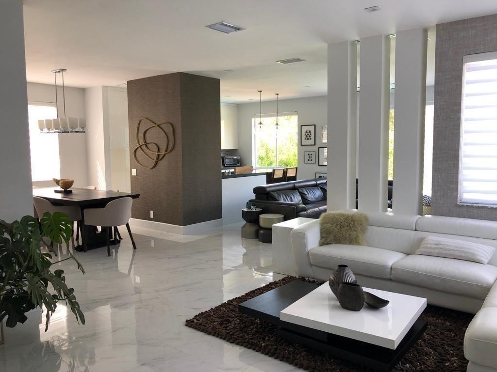 4360 Dogwood Circle, Weston, Weston, FL 33331 Photo 4