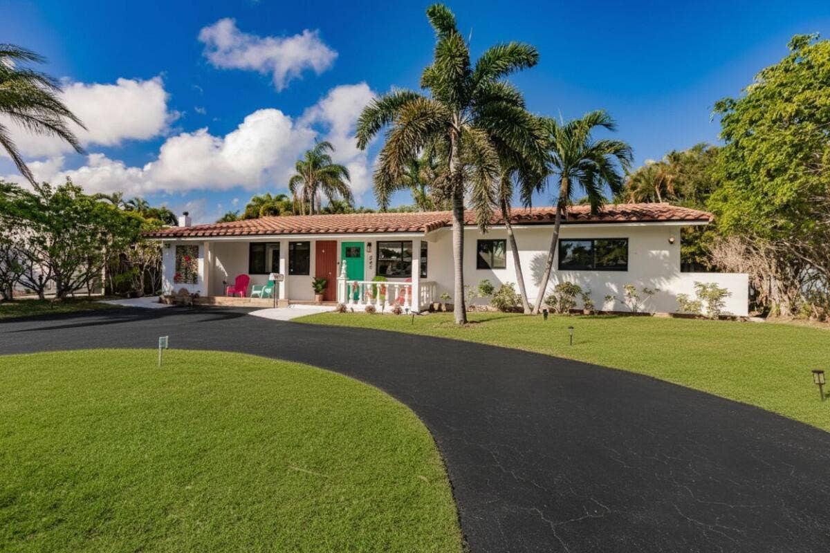 245 N Tradewinds Avenue, Lauderdale By The Sea, FL 33308 front2png