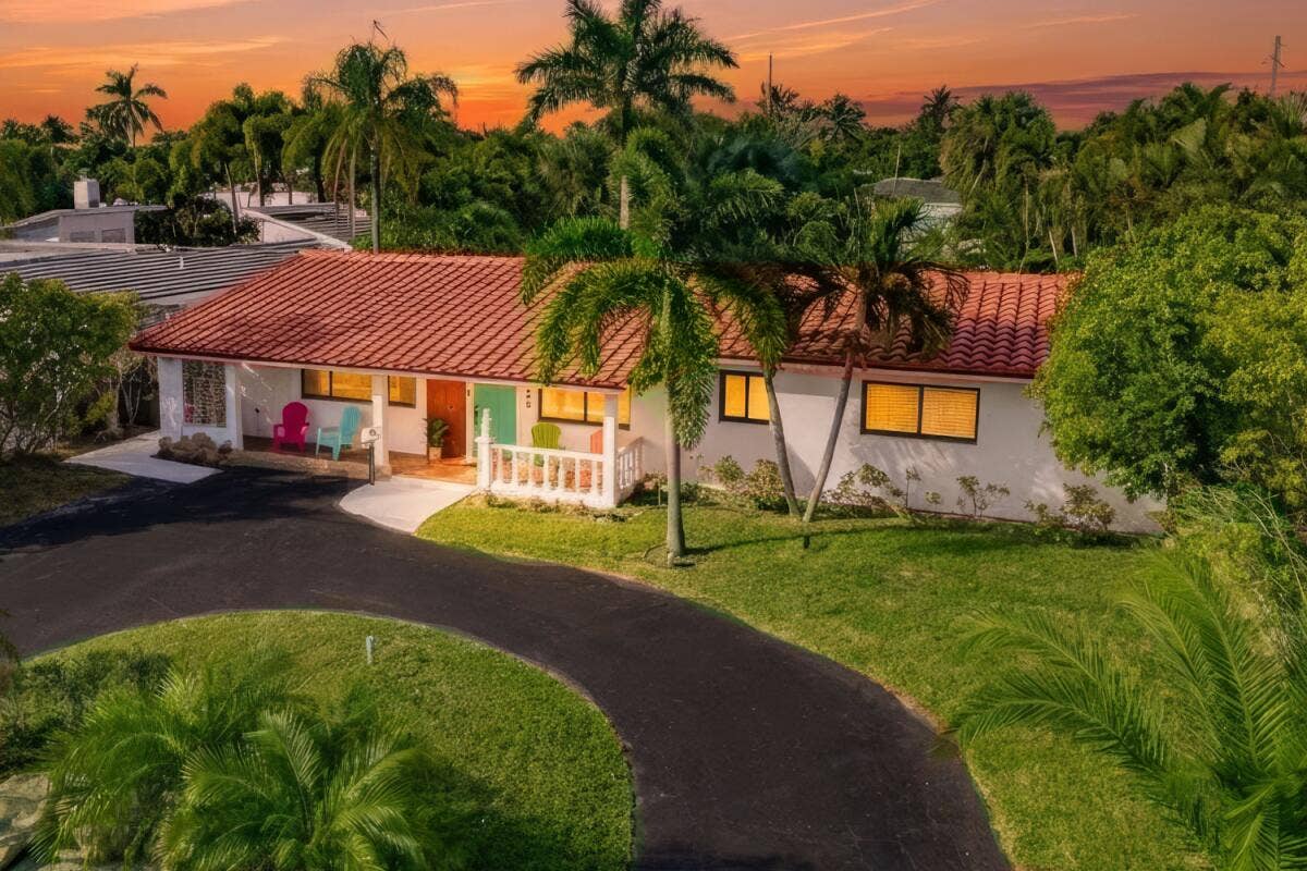 245 N Tradewinds Avenue, Lauderdale By The Sea, FL 33308 TwilightPhoto001FinalFinalpng