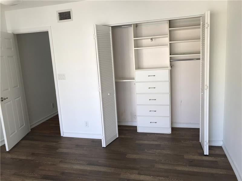 2nd Bed Closet