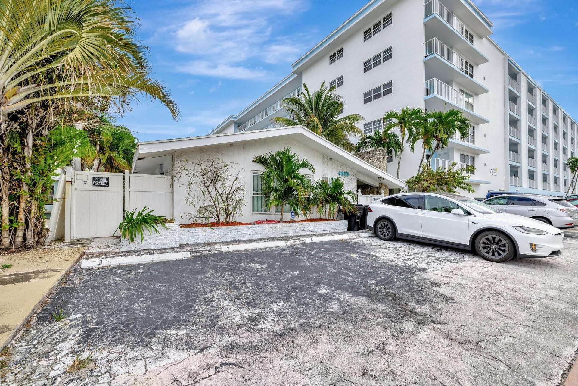 4548 N Ocean, #3, Lauderdale-By-The-Sea, Lauderdale By The Sea, FL 33313 4548 N Ocean, #3, Lauderdale-By-The-Sea, Lauderdale By The Sea, FL 33313