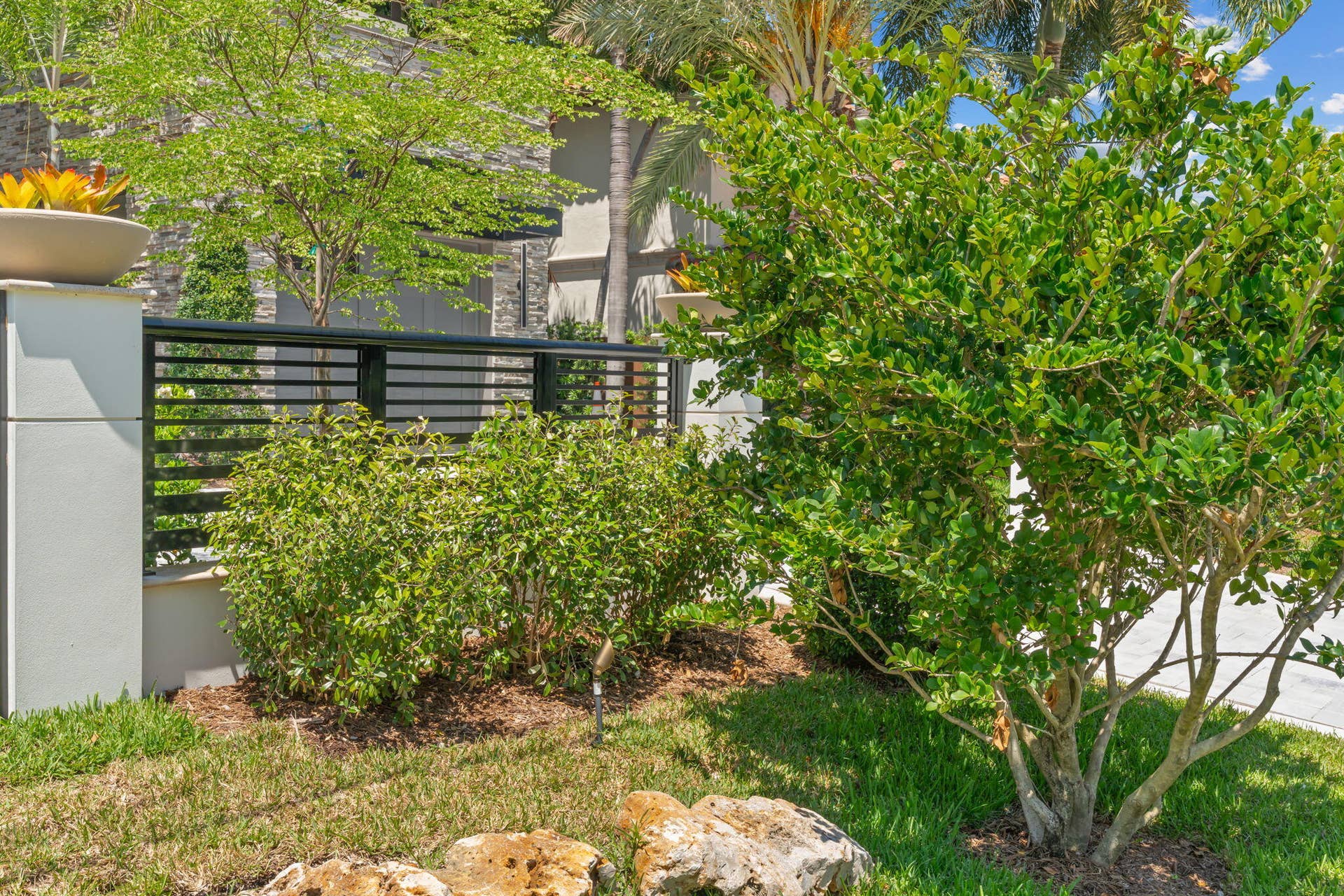 21-web-or-mls-2839 NE 26th Pl Fort Laude