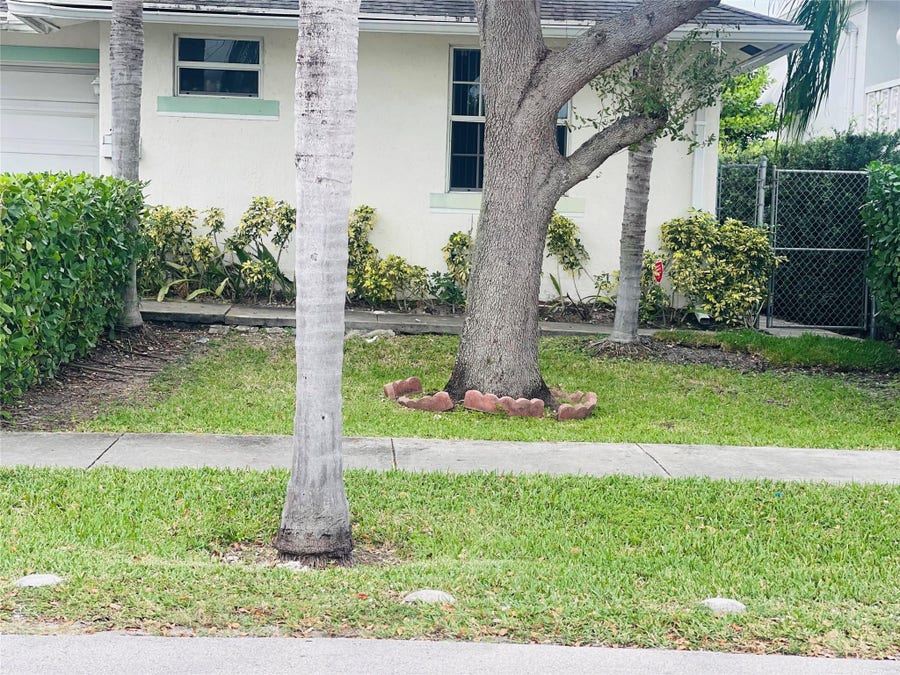 Property photo for 717 NE 4th Street, Hallandale Beach, FL