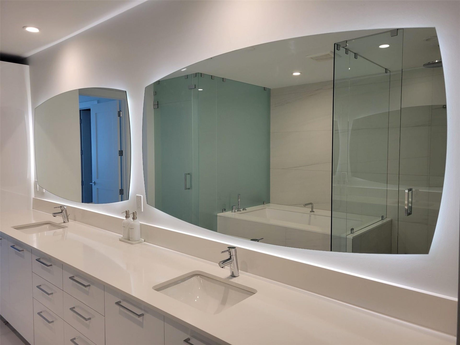 153 N Seabreeze, #1901-s, Fort Lauderdale, FL 33304 153 N Seabreeze, #1901-s, Fort Lauderdale, FL 33304