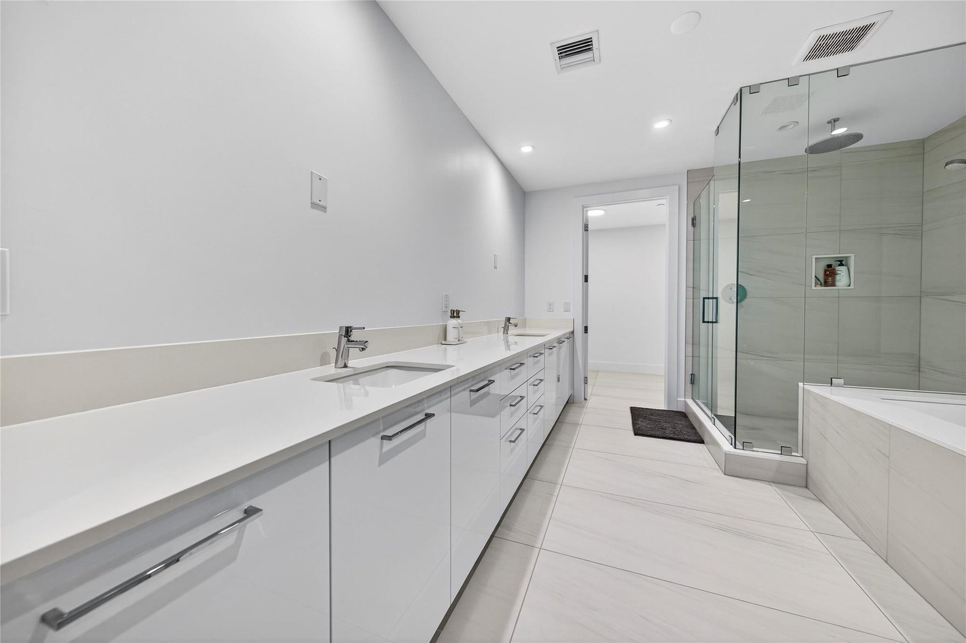 153 N Seabreeze, #1901-s, Fort Lauderdale, FL 33304 153 N Seabreeze, #1901-s, Fort Lauderdale, FL 33304