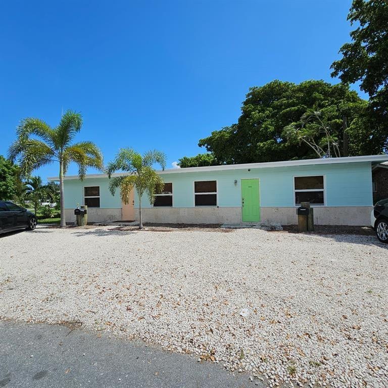 Property photo for 306 NE 13th Avenue, Pompano Beach, FL