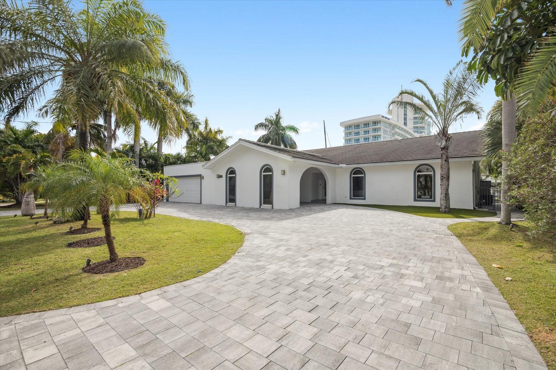 2540 Mercedes Drive, Fort Lauderdale, FL 33316