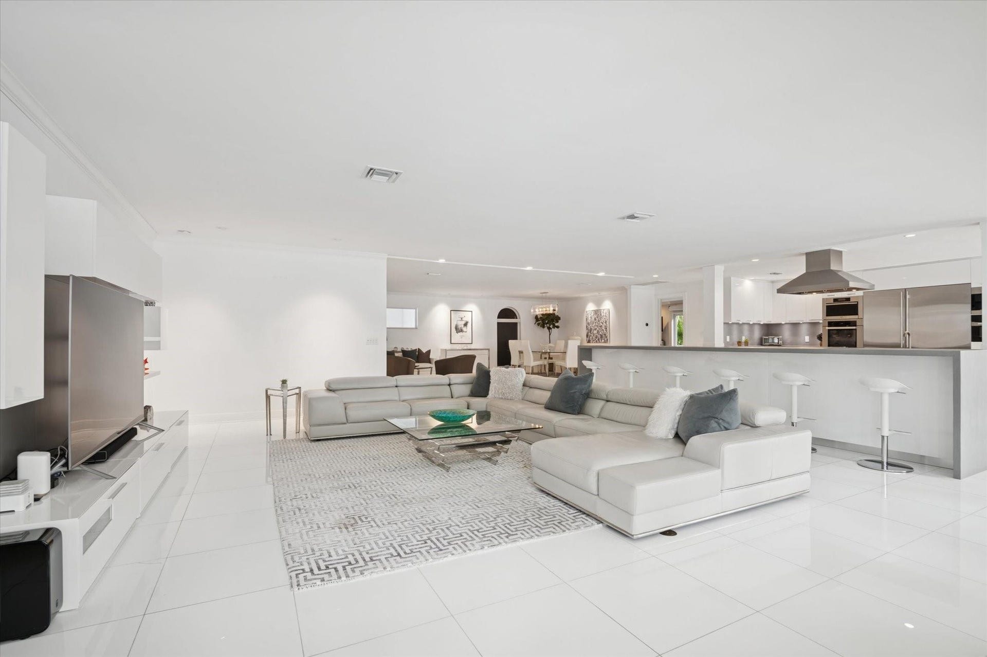 2540 Mercedes Drive, Fort Lauderdale, FL 33316