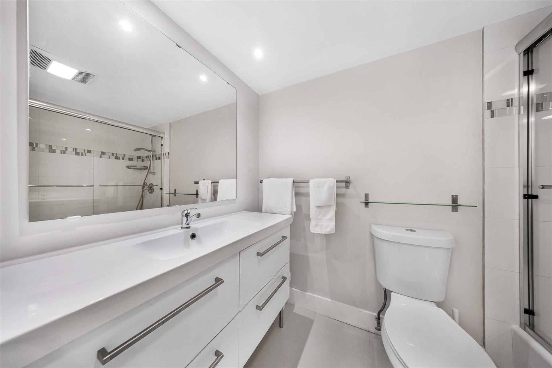 4030 W Palm Aire Drive, #406, Pompano Beach, FL 33069