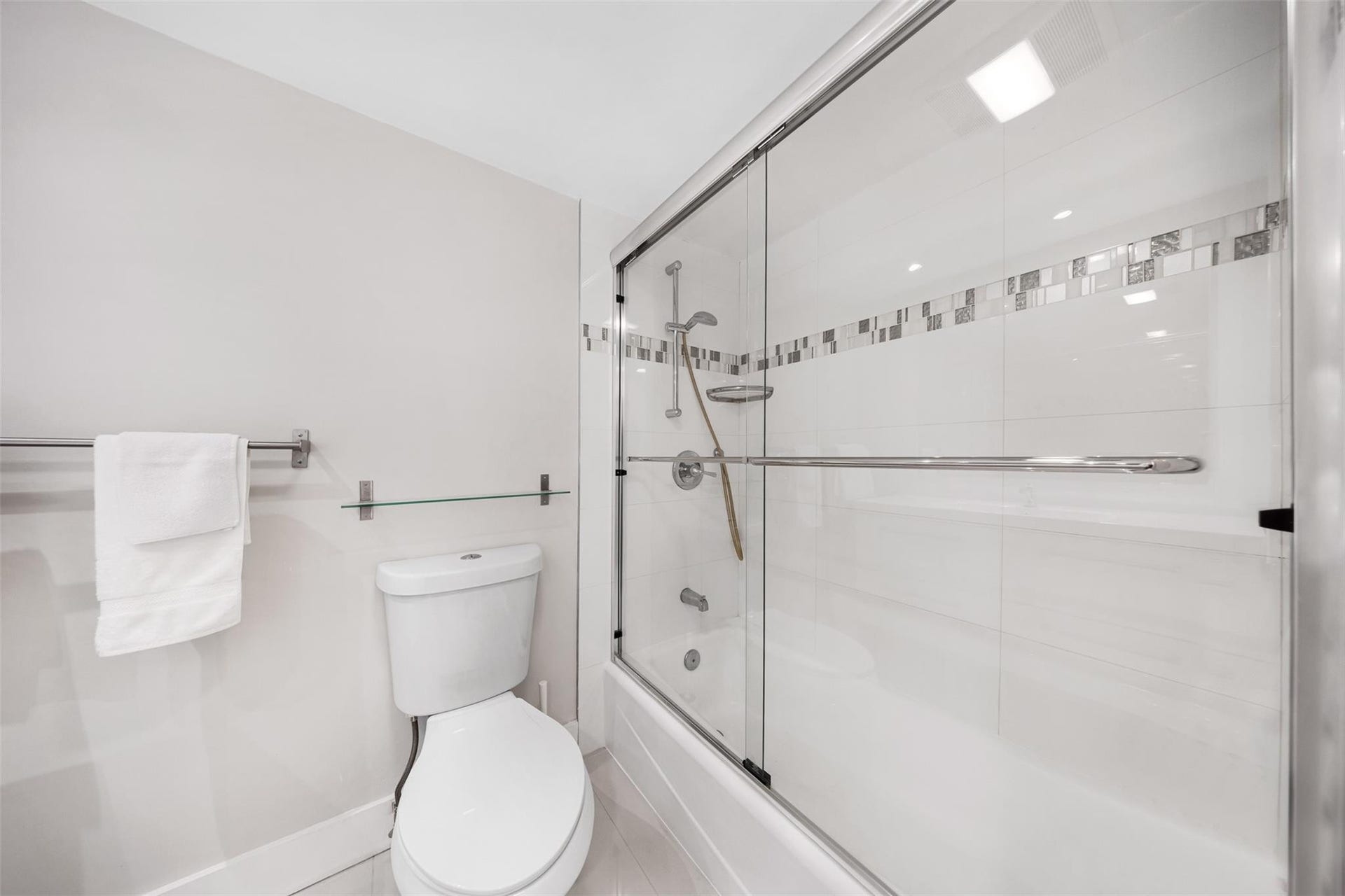4030 W Palm Aire Drive, #406, Pompano Beach, FL 33069