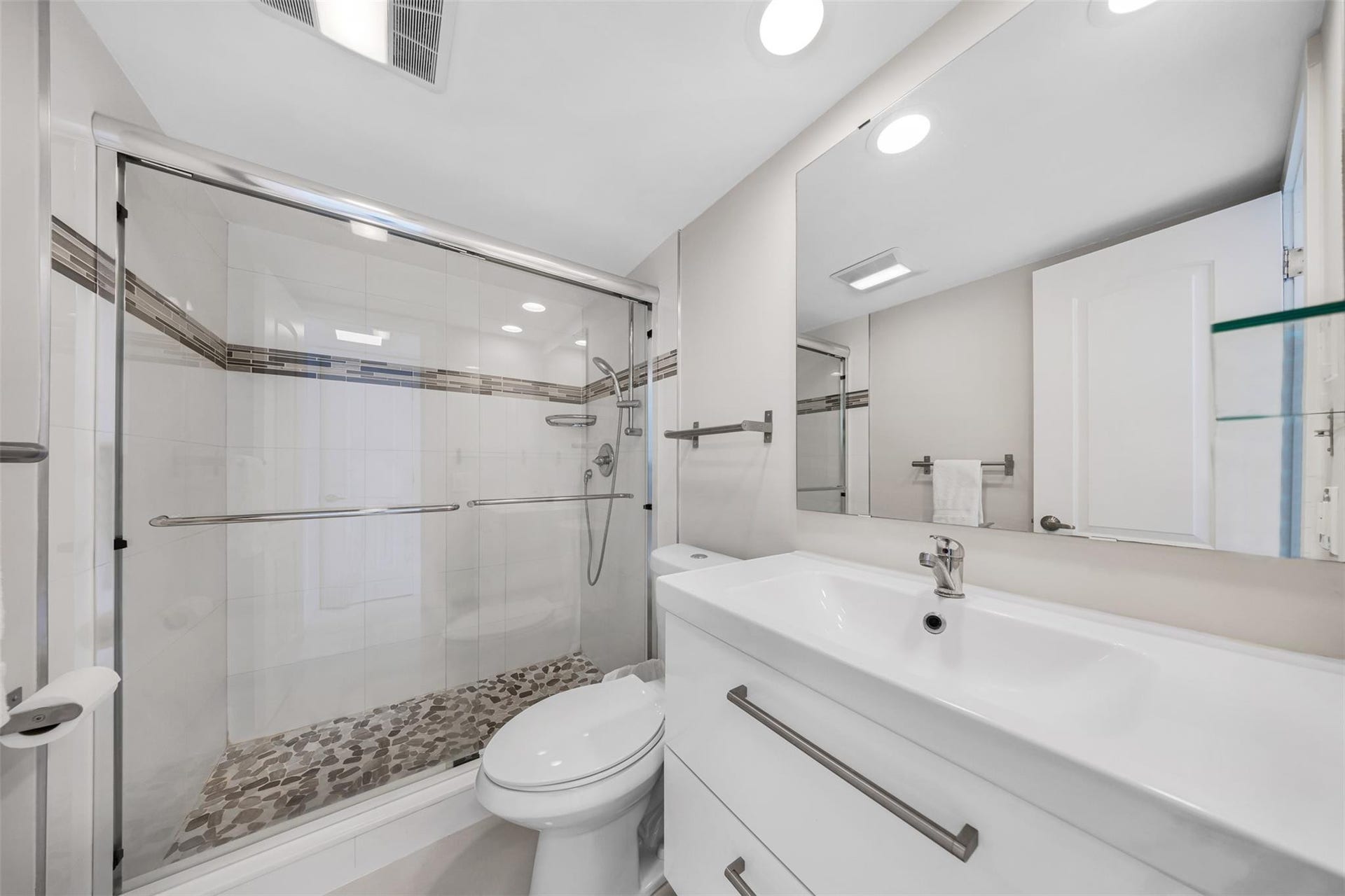 4030 W Palm Aire Drive, #406, Pompano Beach, FL 33069