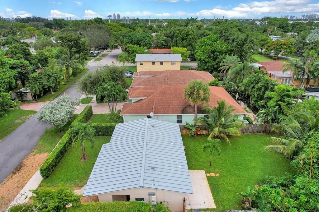 820 NE 17th Street, Fort Lauderdale, FL 33305 820 NE 17th Street, Fort Lauderdale, FL 33305