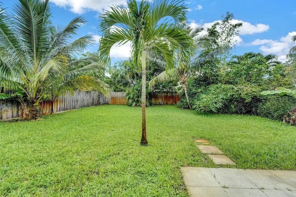 820 NE 17th Street, Fort Lauderdale, FL 33305 820 NE 17th Street, Fort Lauderdale, FL 33305