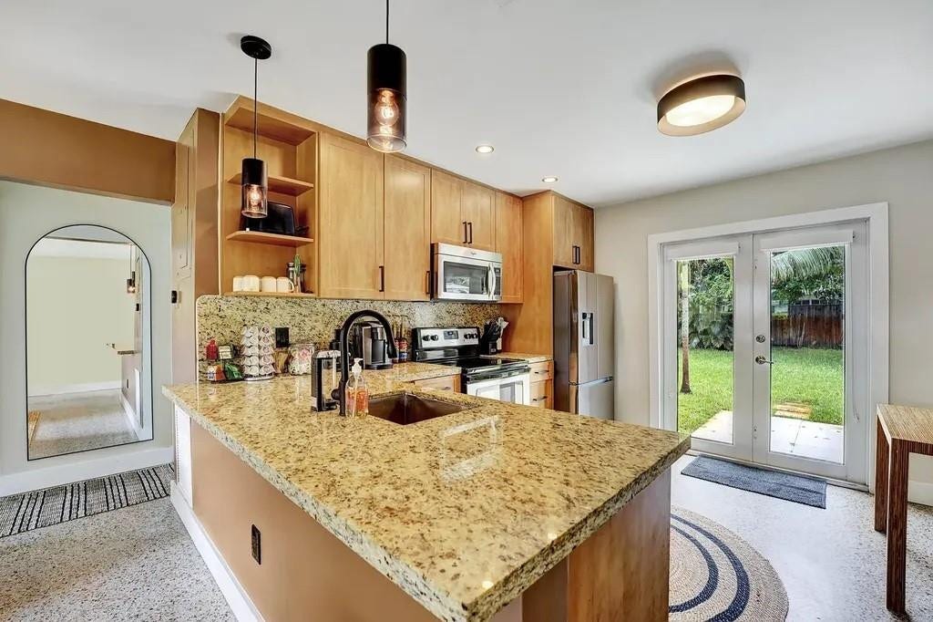 820 NE 17th Street, Fort Lauderdale, FL 33305 820 NE 17th Street, Fort Lauderdale, FL 33305