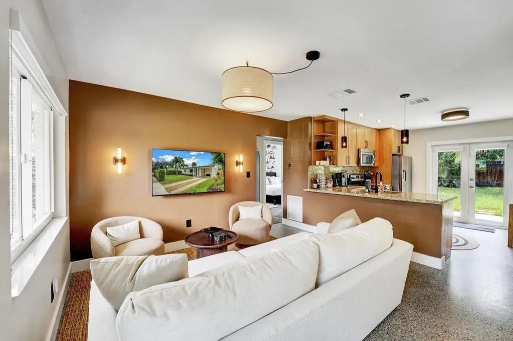 820 NE 17th Street, Fort Lauderdale, FL 33305 820 NE 17th Street, Fort Lauderdale, FL 33305