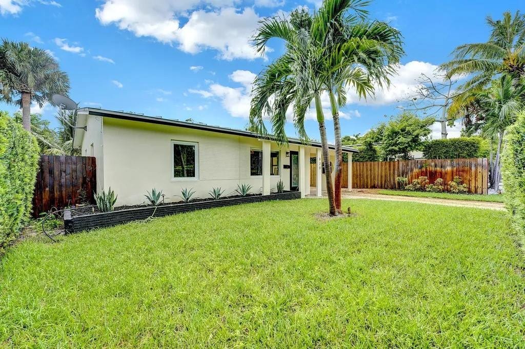 820 NE 17th Street, Fort Lauderdale, FL 33305 820 NE 17th Street, Fort Lauderdale, FL 33305