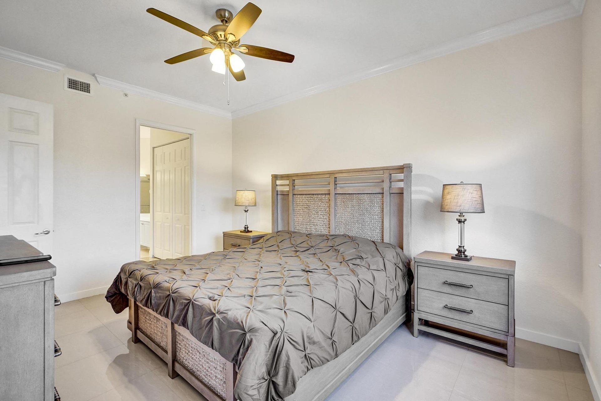 3600 Oaks Clubhouse Drive, #408, Pompano Beach, FL 33069 3600 Oaks Clubhouse Drive, #408, Pompano Beach, FL 33069