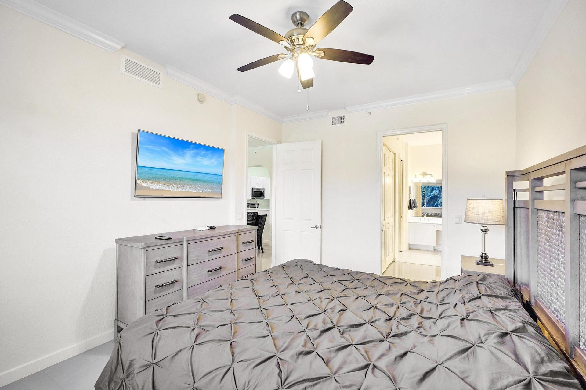 3600 Oaks Clubhouse Drive, #408, Pompano Beach, FL 33069 3600 Oaks Clubhouse Drive, #408, Pompano Beach, FL 33069