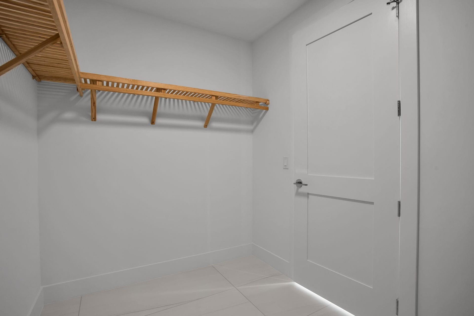 151 N Seabreeze Blv, #E-701, Fort Lauderdale, FL 33304 Guest Suite Walk-In Closet