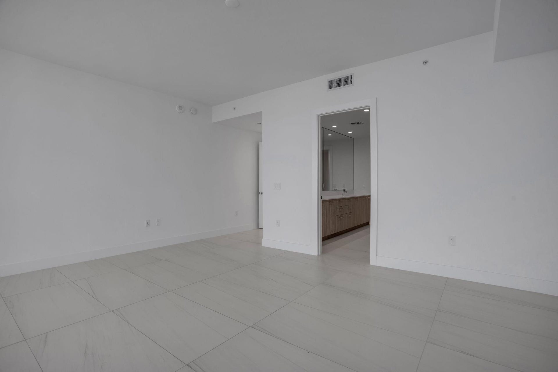 151 N Seabreeze Blv, #E-701, Fort Lauderdale, FL 33304 Owner's Suite