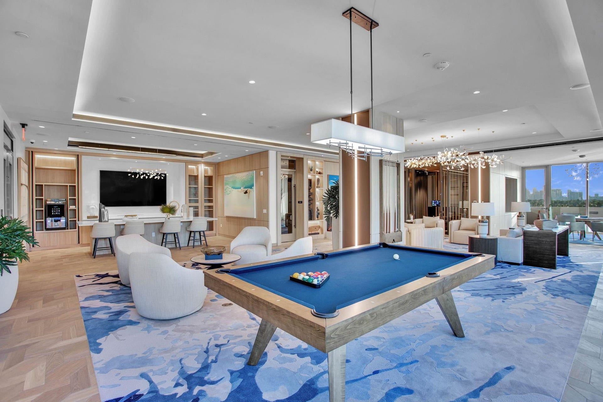 151 N Seabreeze Blv, #E-701, Fort Lauderdale, FL 33304 Seasons-Gathering Lounge