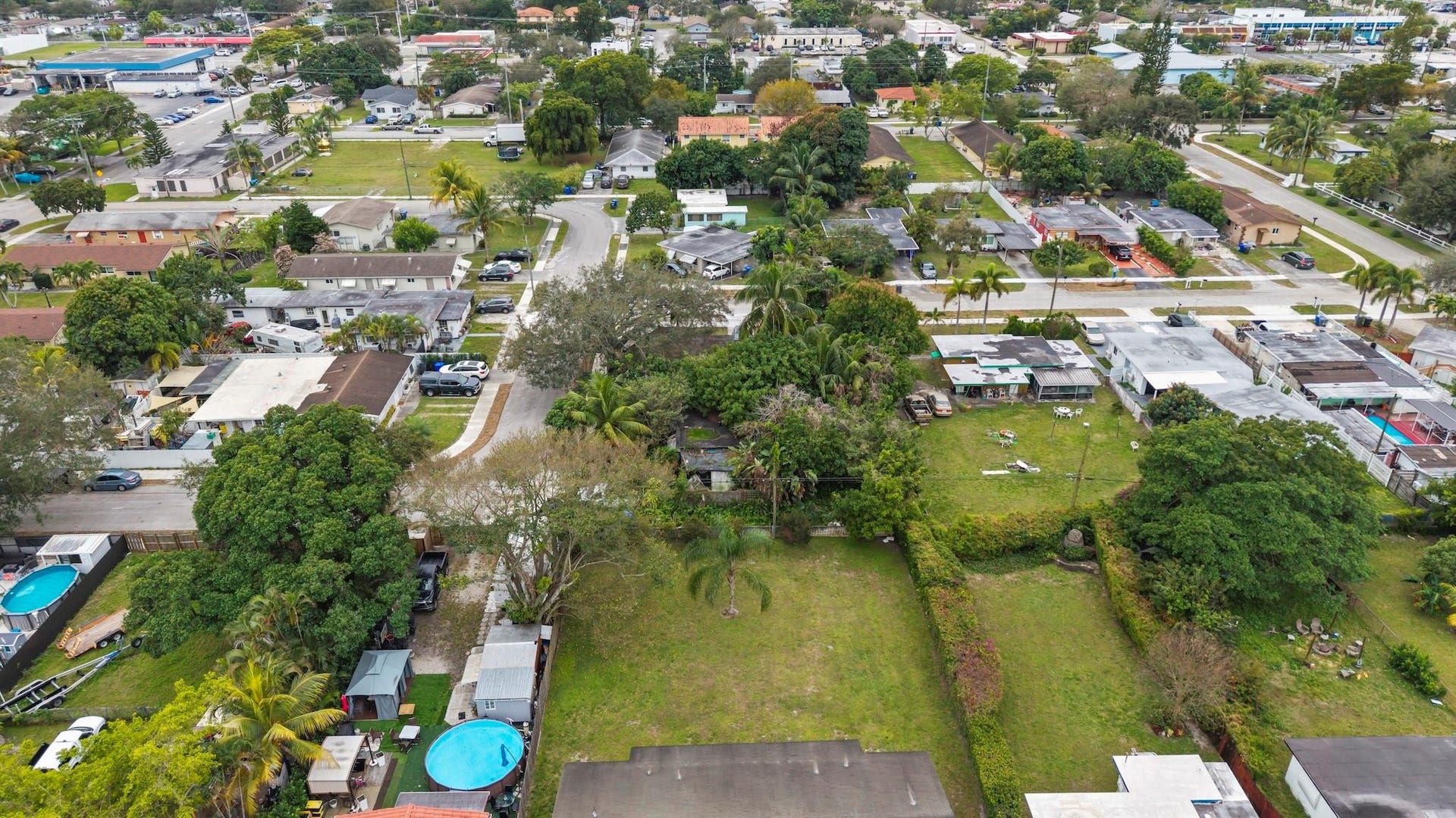 5829 Hayes Street, Hollywood, FL 33021