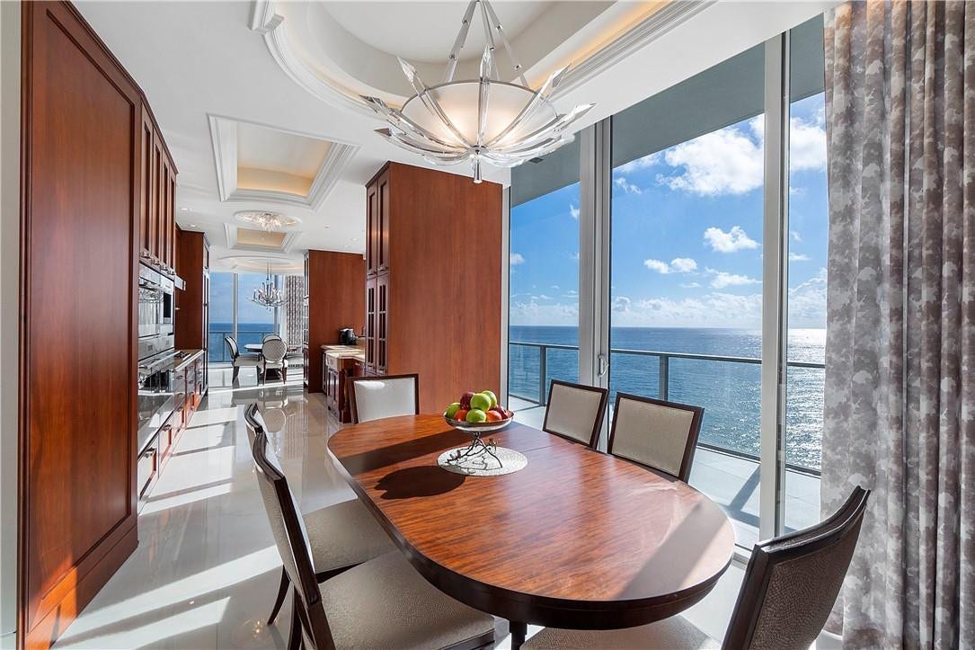 2200 N Ocean Boulevard, #N1701/N1801, Fort Lauderdale, FL 33305 EAT IN KITCHEN / BREAKFAST AREA