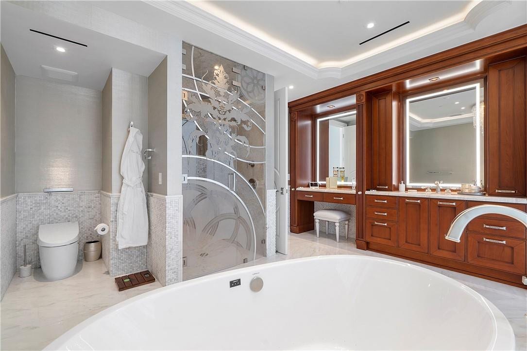 2200 N Ocean Boulevard, #N1701/N1801, Fort Lauderdale, FL 33305 MASTER BATHROOM