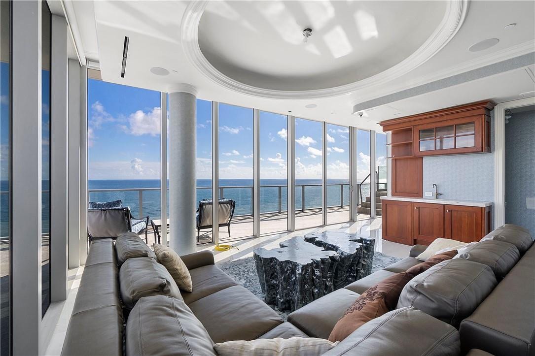 2200 N Ocean Boulevard, #N1701/N1801, Fort Lauderdale, FL 33305 SKY LOUNGE LIVING ROOM KITCHENETTE & POWDER ROOM
