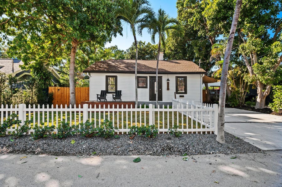 Property photo for 713 NE 17th Road, Fort Lauderdale, FL