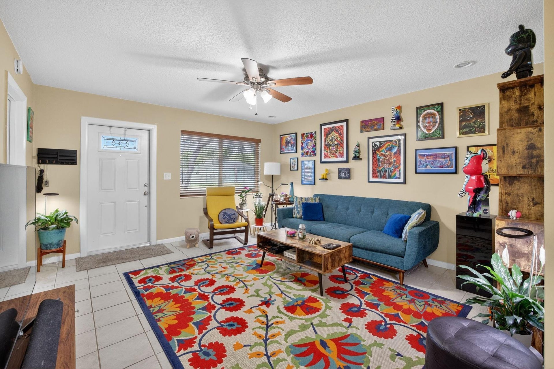 2608 Living room