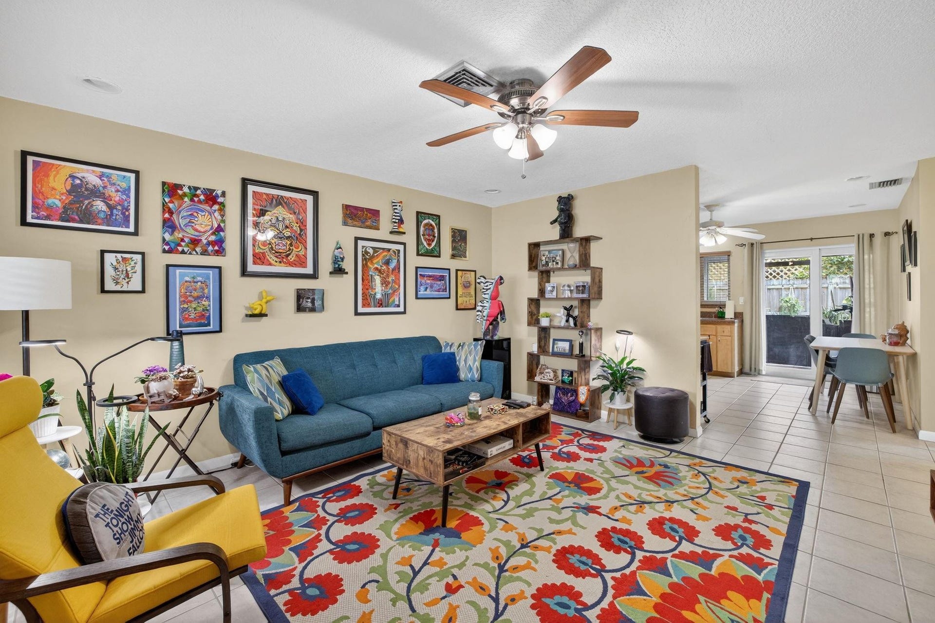 2608 Living room