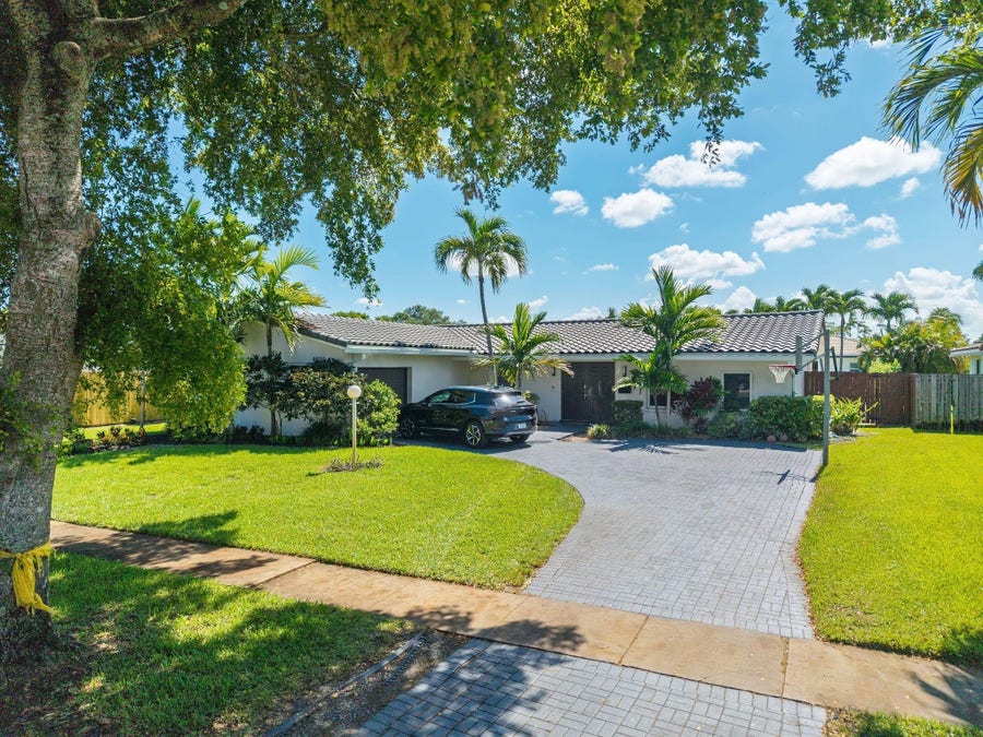 Property photo for 4000 N 36th Avenue, Hollywood, FL