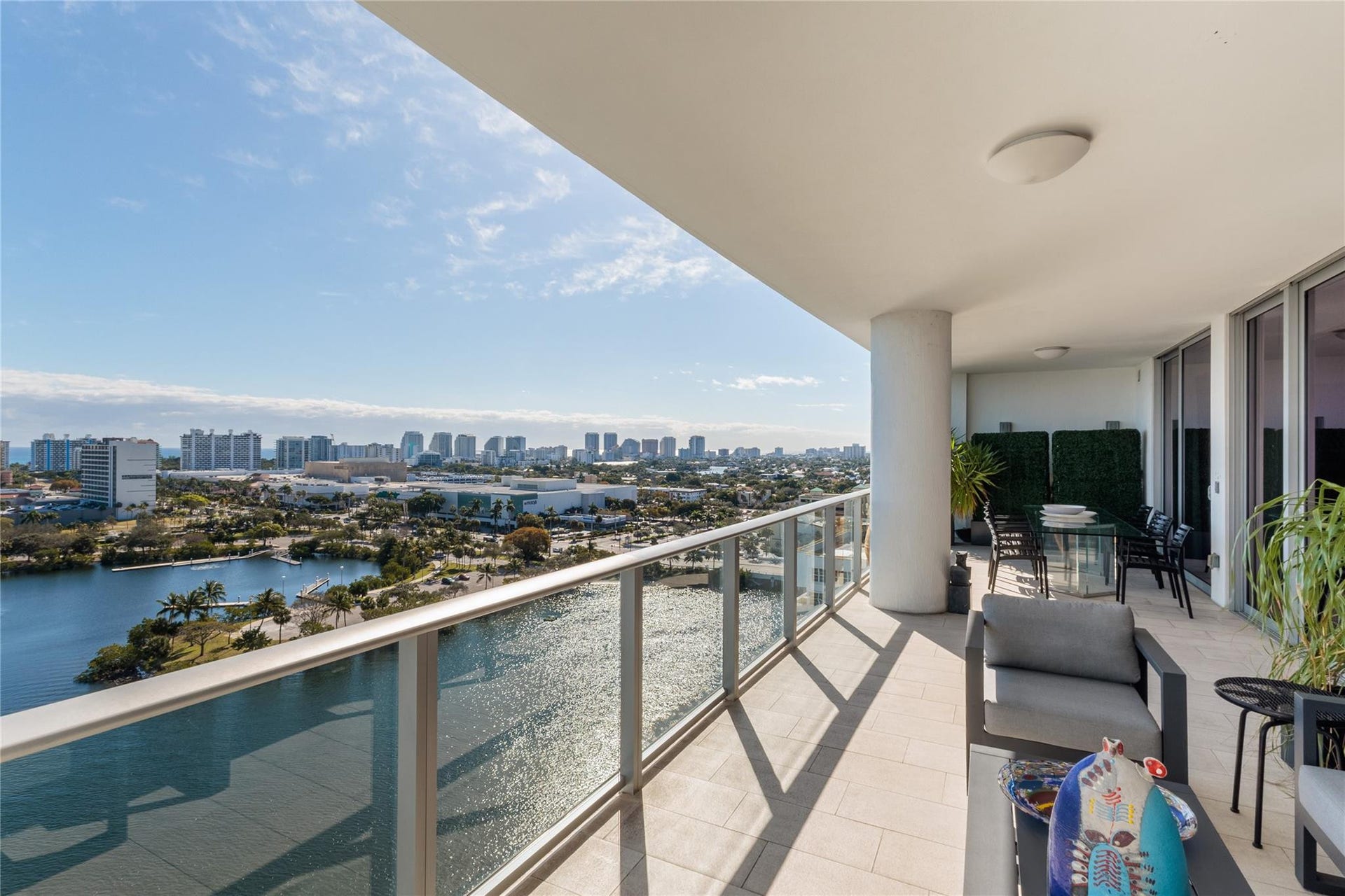 1180 N Federal Highway, #Ph-1606, Fort Lauderdale, FL 33304 Expansive Terrace