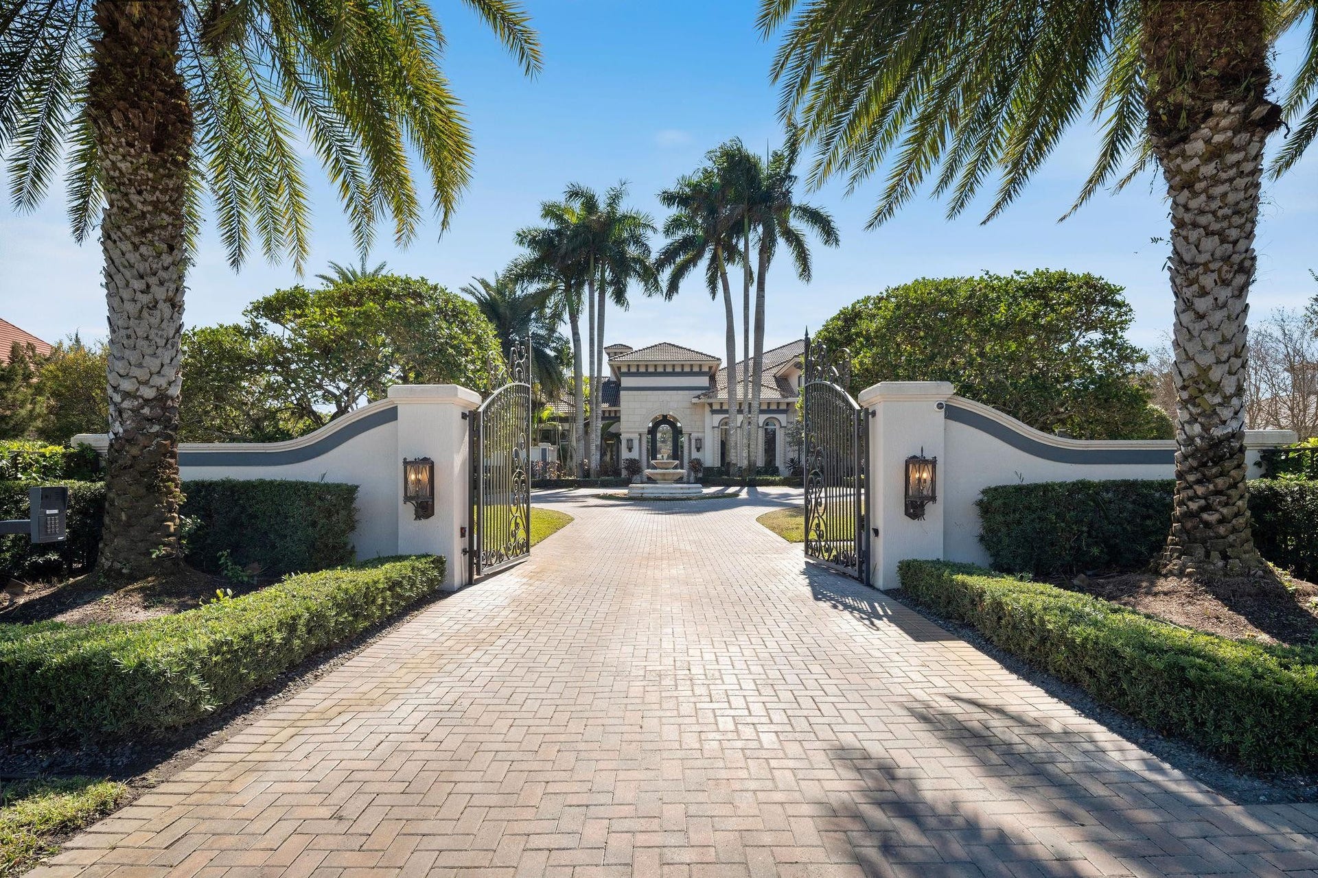 16850 Stratford Court, Southwest Ranches, FL 33331